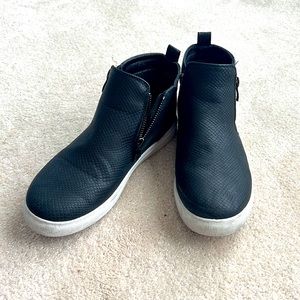 Womens sneaker boot